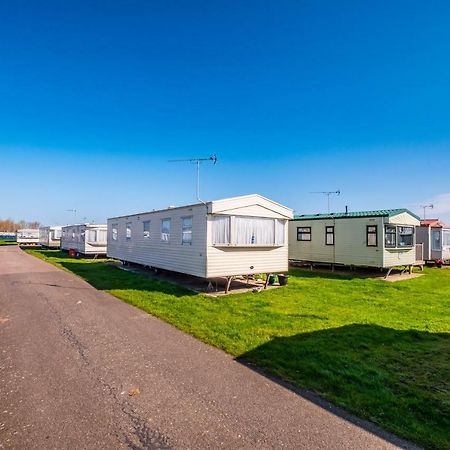 Caravan Beach Holiday Hotel Saint Osyth Eksteriør billede