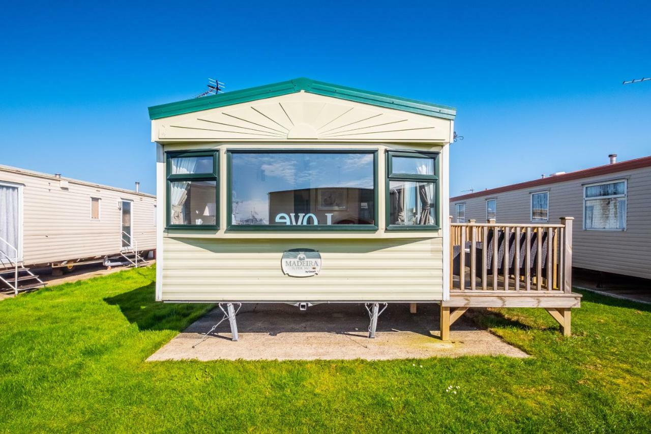 Caravan Beach Holiday Hotel Saint Osyth Eksteriør billede