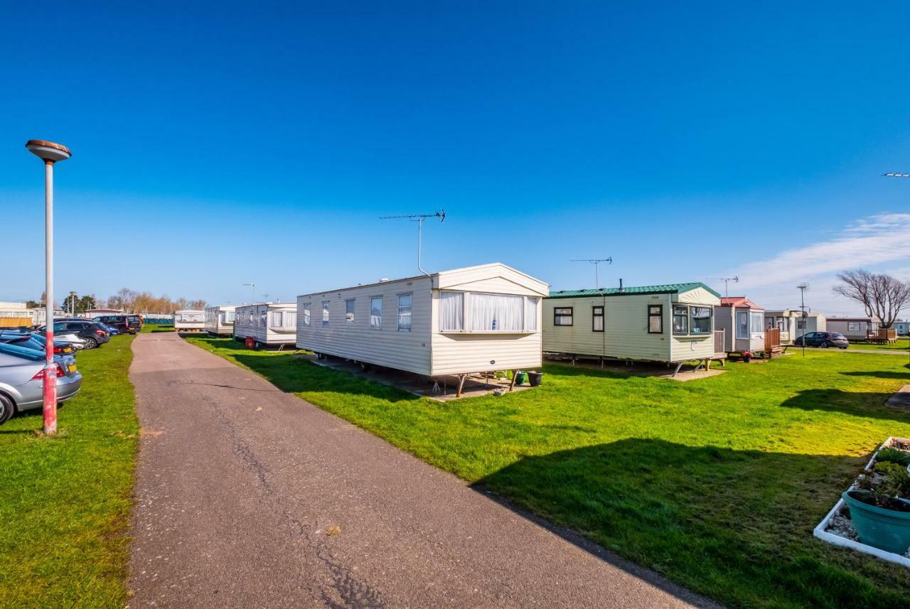 Caravan Beach Holiday Hotel Saint Osyth Eksteriør billede